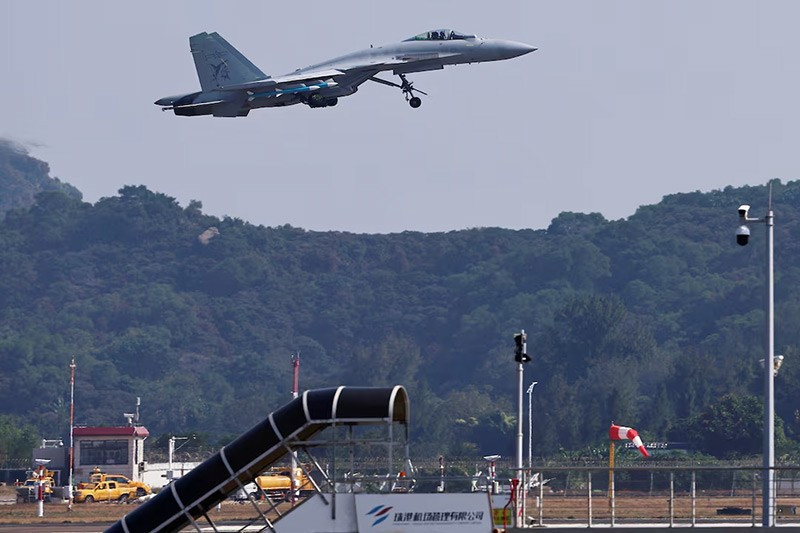 Một máy bay chiến đấu J-15T của Hải quân Quân đội Giải phóng Nhân dân Trung Quốc (PLA). Ảnh: Reuters.