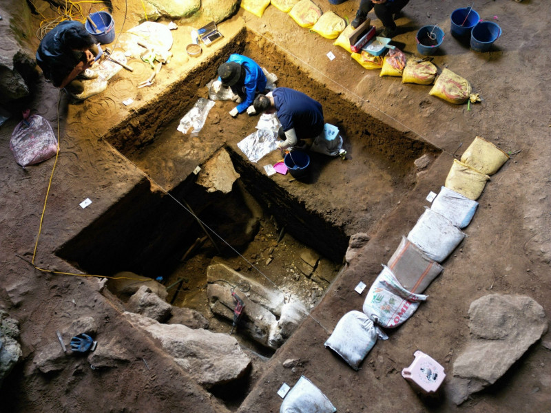 Bi an xung quanh di cot nguoi cach day hon 10.000 nam o Ha Nam