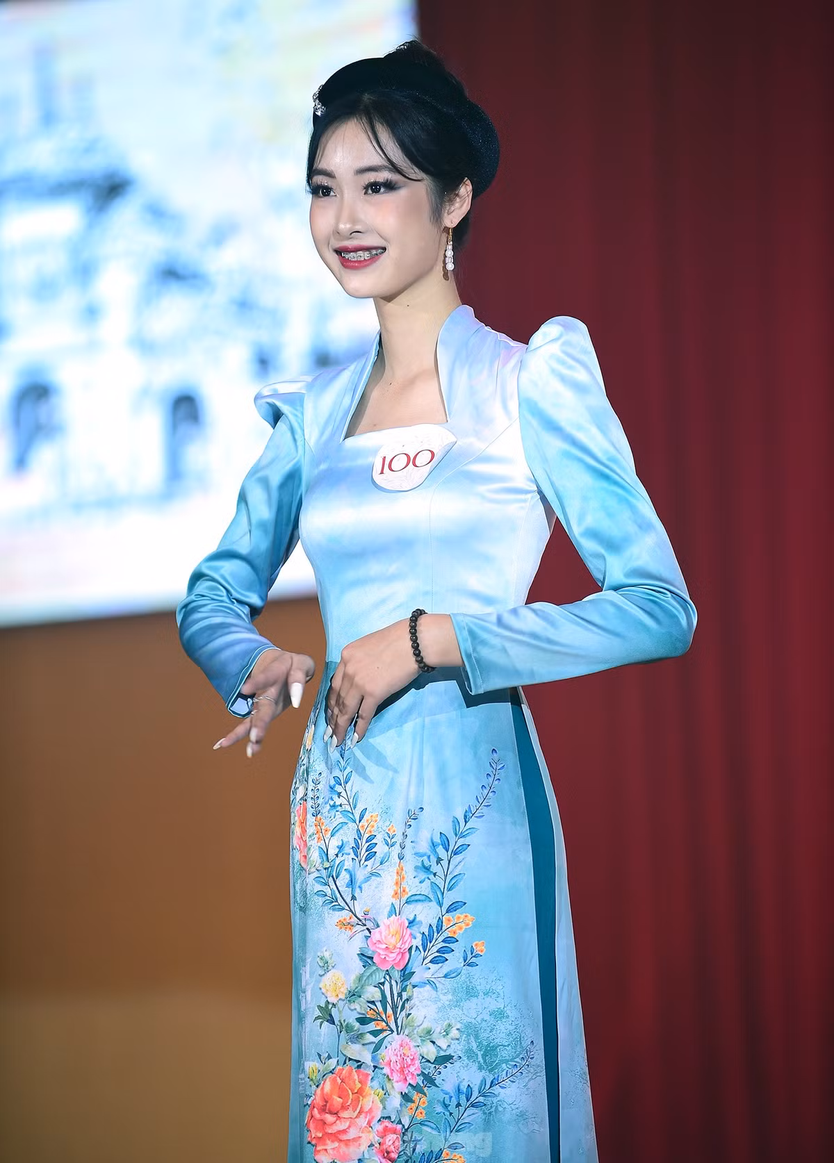 Nu sinh DH Mo Ha Noi tro thanh Hoa khoi Sinh vien Viet Nam-Hinh-8