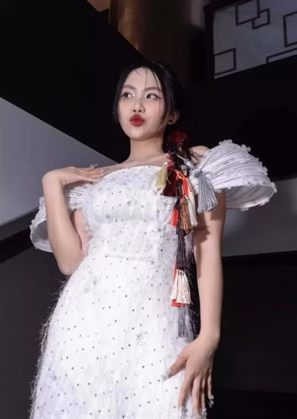 Hậu scandal của Phương Mỹ Chi, Quang Lê nói một câu đủ hiểu tình cảm ảnh 1 Hậu scandal của Phương Mỹ Chi, Quang Lê nói một câu đủ hiểu tình cảm ảnh 1