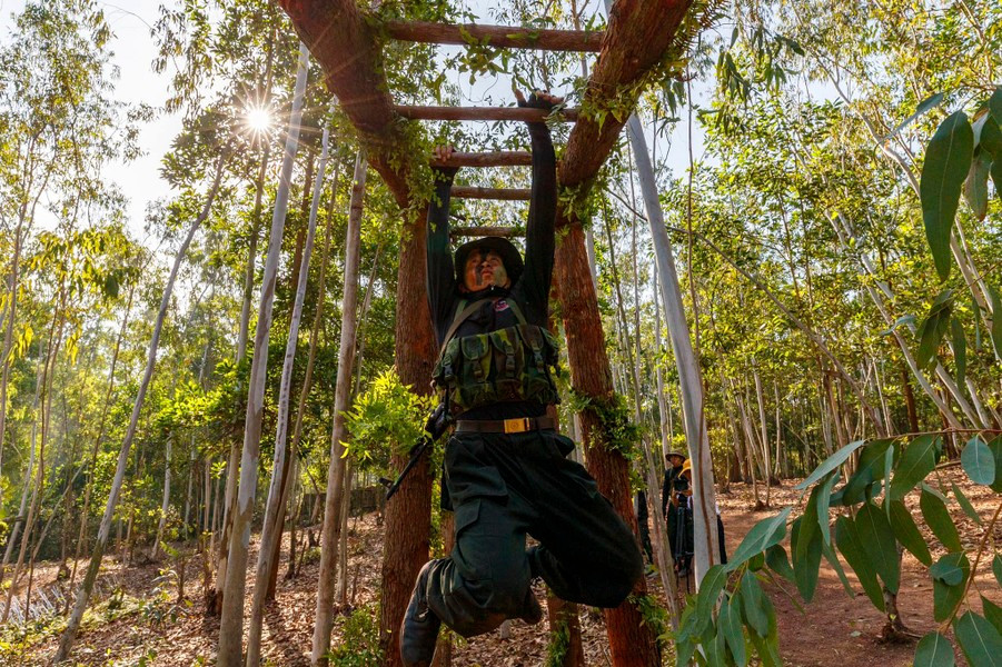 Các bài tập rèn luyện cho chiến sĩ sự quyết tâm, lòng dũng cảm và ý chí kiên cường.