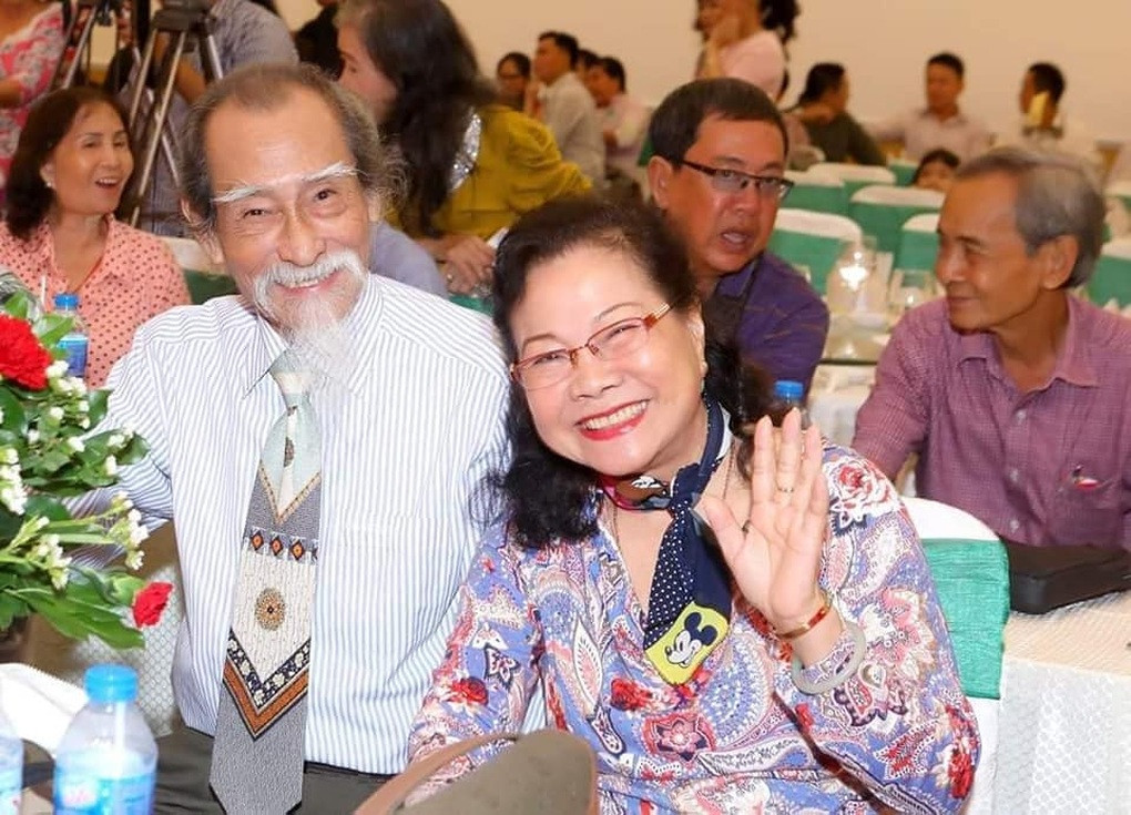 Nghe si Manh Dung: Hon nhan nua the ky, U90 cang dien cang khoe-Hinh-3