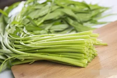 Ai không uống được sữa có thể thay bằng “7 loại rau” này - Hình 3 Ai khong uong duoc sua co the thay bang “7 loai rau” nay-Hinh-3