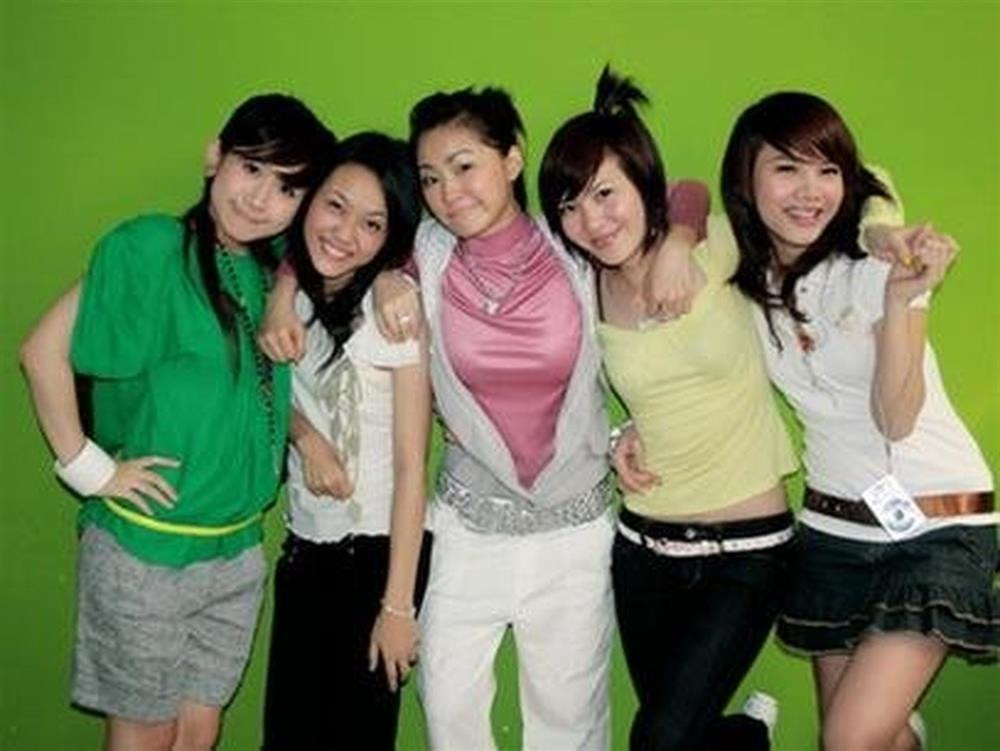 Ngu Long Cong Chua sau 16 nam: Nguoi vien man, nguoi lam me don than