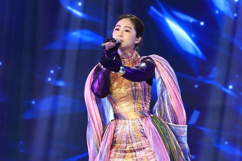 Ngu Long Cong Chua sau 16 nam: Nguoi vien man, nguoi lam me don than-Hinh-3