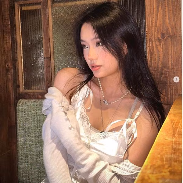 Con gái Vũ Thu Phương: Nhan sắc tuổi 18 khán giả khen nức nở - Hình 8 Con gai Vu Thu Phuong: Nhan sac tuoi 18 khan gia khen nuc no-Hinh-8