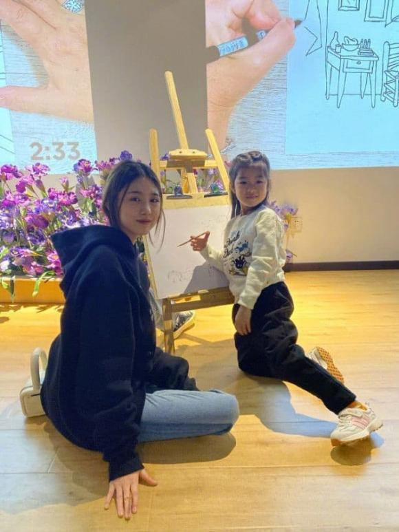 Con gai rieng cua chong cu Chuong Tu Di thay doi den chong mat-Hinh-8