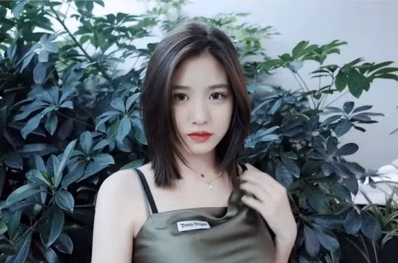 Con gai rieng cua chong cu Chuong Tu Di thay doi den chong mat-Hinh-7