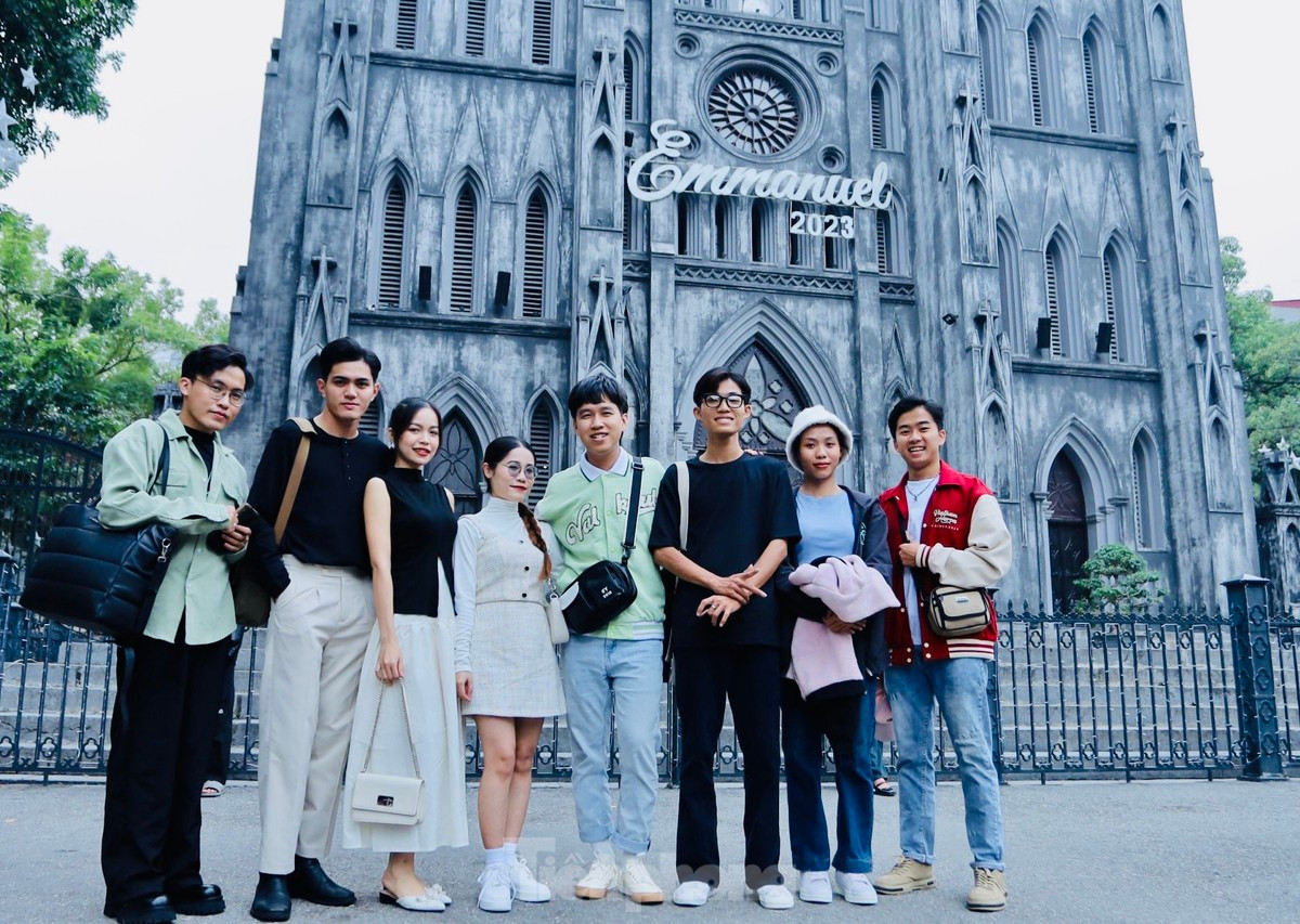 Khung canh Giang sinh som lung linh o Nha tho Lon-Hinh-14