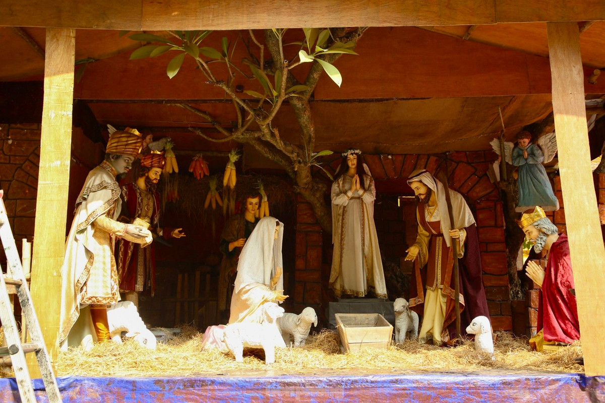 Khung canh Giang sinh som lung linh o Nha tho Lon-Hinh-17