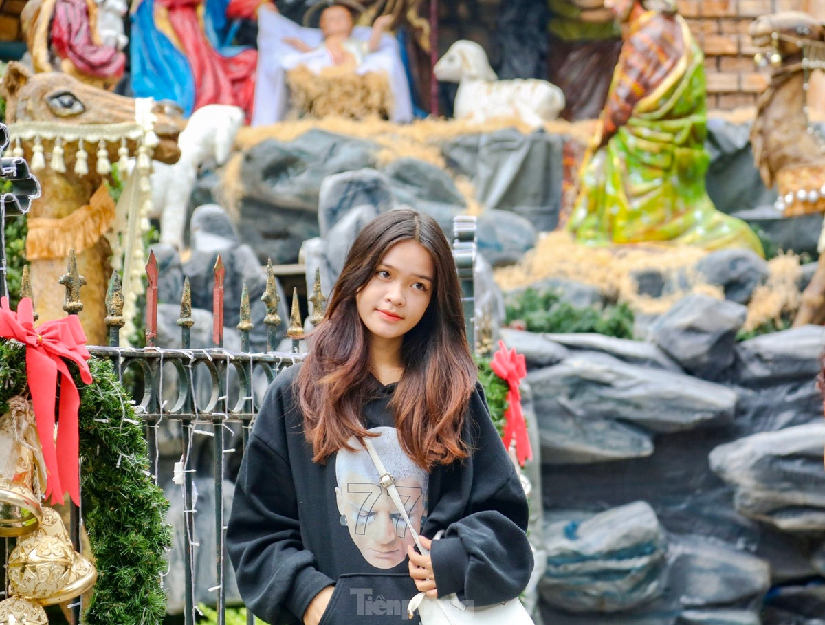 Khung canh Giang sinh som lung linh o Nha tho Lon-Hinh-11