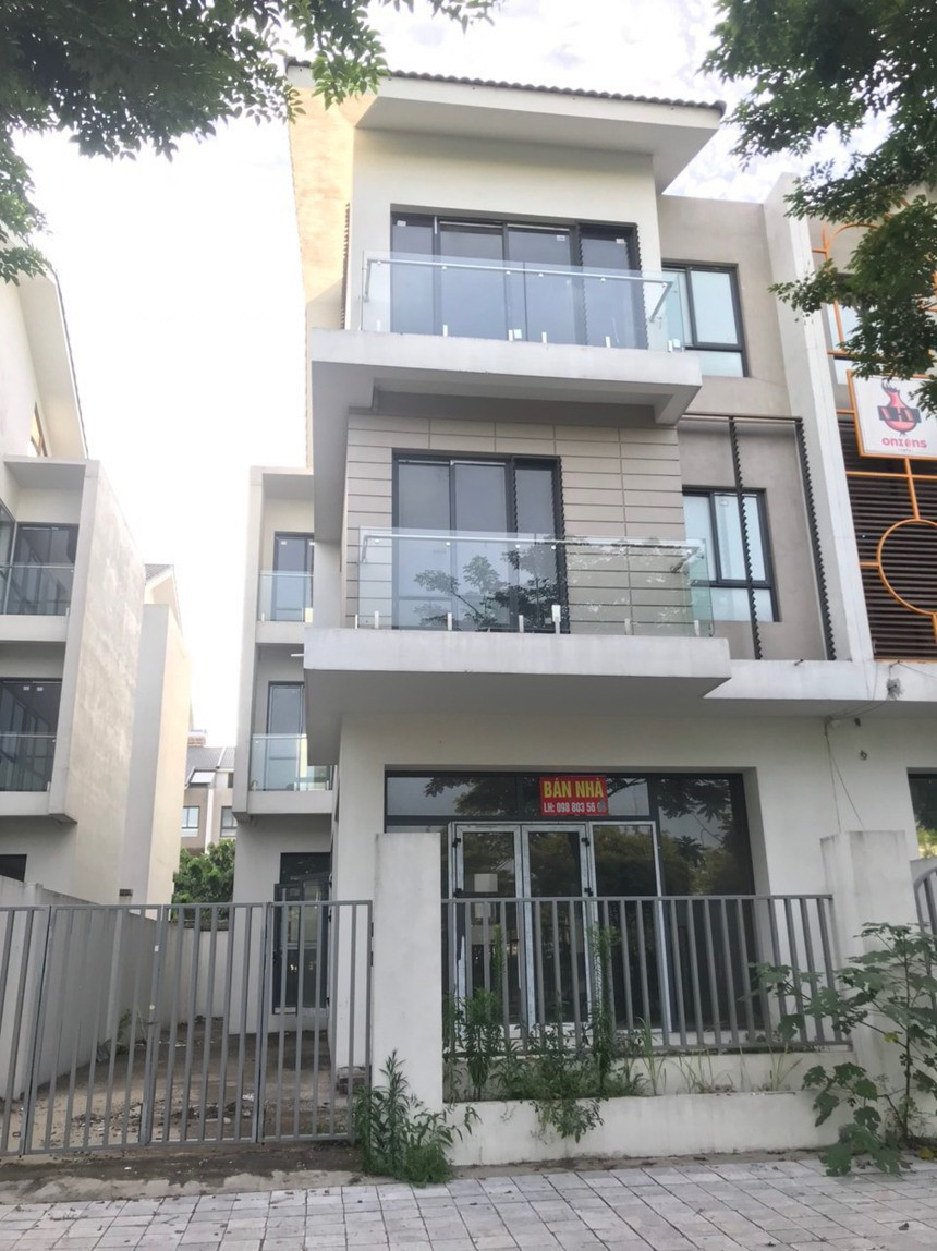 Cat lo sau, tra moi gioi nua ti, bat dong san phia Tay Ha Noi van e