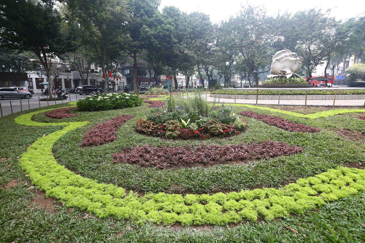 br/> Vườn hoa 19/8 sau khi được chỉnh trang đón chào năm mới 2024.