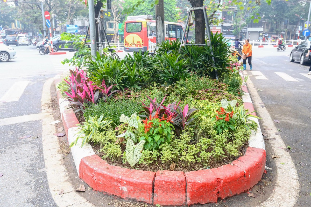 br/> Dự án chỉnh trang các vườn hoa được triển khai từ ngân sách quận Hoàn Kiếm và nguồn vốn xã hội hóa.