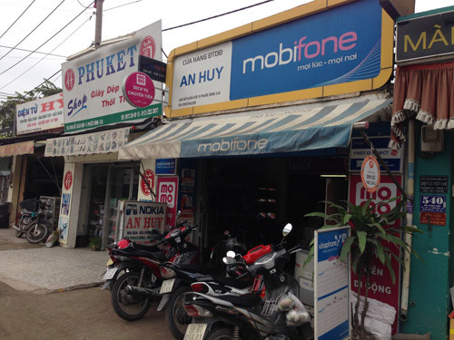 Cửa hàng ĐTDĐ An Huy, nơi xảy ra vụ cướp.