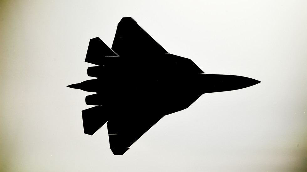 Nong: Tiem kich tang hinh Su-57 Nga roi, bi pha huy hoan toan