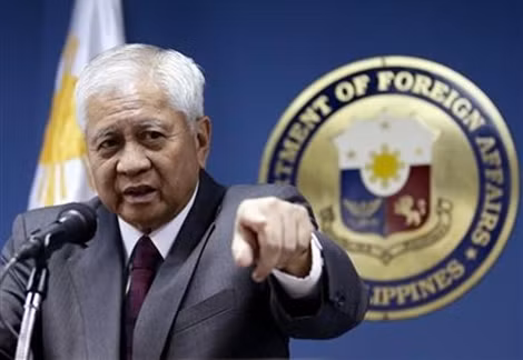 Ngoại trưởng Philippines Albert del Rosario: Vụ kiện Trung Quốc ở Biển Đông như "con tàu đã rời nhà ga".
