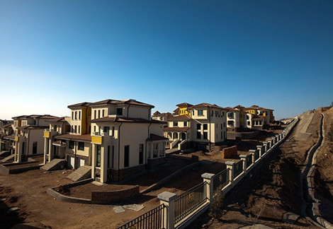 ...nhưng nhiều khu dân cư ở "thành phố ma" Ordos lại vắng bóng người.