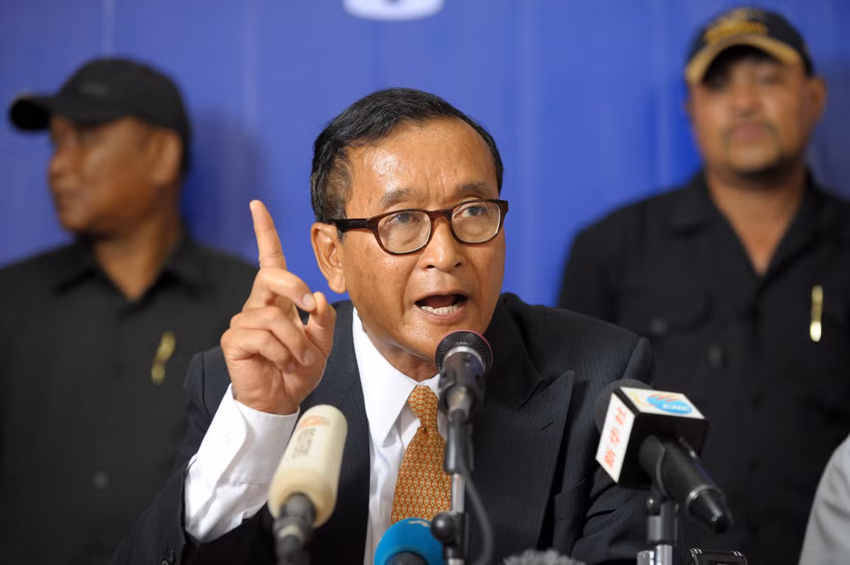 Thủ lĩnh đối lập Sam Rainsy bác bỏ kết quả bầu cử.