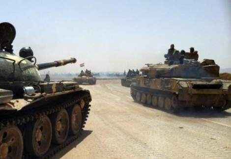 Với sự yểm trợ của xe tăng, liên quân Syria-Hezbollah tiến vào trung tâm thành phố Homs mà không vấp phải sự kháng cự nào.