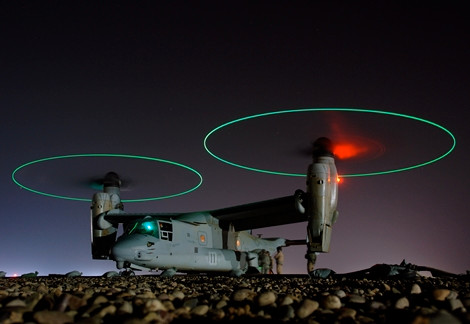 Máy bay chở quân cất cánh thẳng đứng Osprey của Thủy quân lục chiến Mỹ.