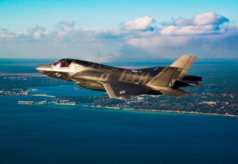 Máy bay chiến đấu đa năng tàng hình F-35.