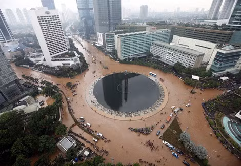 Thủ đô Jakarta trong con đại hồng thủy năm 2012.