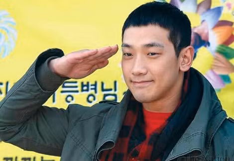 Một tuần trước đây nam ca sĩ nổi tiếng Rain đã hoàn thành nghĩa vụ quân sự.