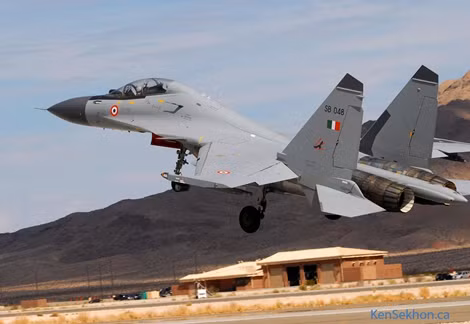 So với máy bay chiến đấu Su-30 MKI của Ấn Độ, hiệu năng tác chiến của Su-35 chỉ hơn khoảng 10%.