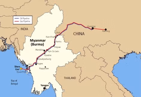 Hệ thống đường ống vận chuyển dầu (màu đen) và khí đốt (màu đỏ) từ Myanmar vào lãnh thổ Trung Quốc.