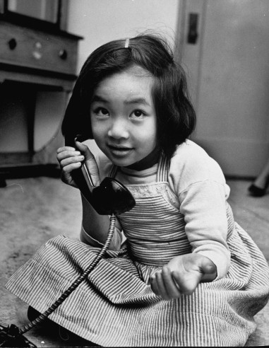 Elaine Jung 6 tuổi, muốn một ngôi nhà búp bê, cũng không quên nhắc nhở ông già Noel nhớ đến chị em cô bé.