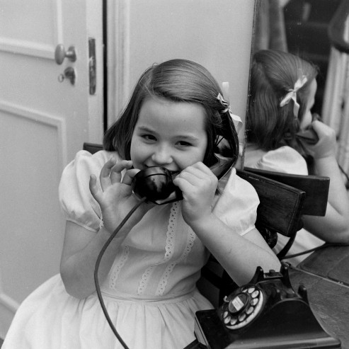 Bann Kernan, 7 tuổi, gọi điện cho ông già Noel, năm 1947.