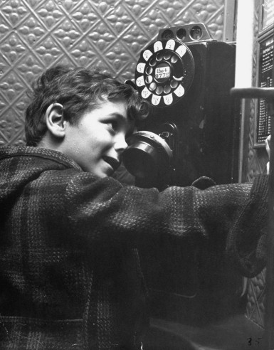 Cậu bé Jimmy O'Brien, 4 tuổi, yêu cầu một chiếc xe đạp và một chiếc thuyền buồm.