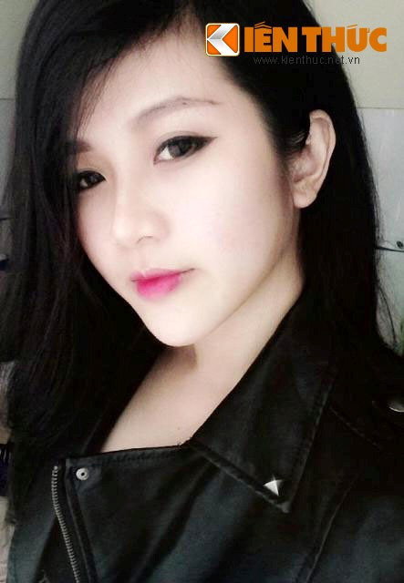 Hiện tại Uyên đang sinh sống tại TP.HCM và theo học ngành quản trị nhà hàng và khách sạn tại trường Trung cấp Du lịch và Khách sạn Sài Gòn Tourist.