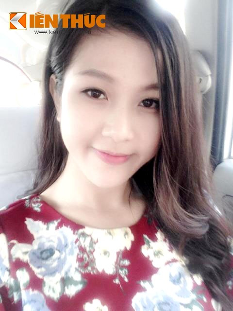 Đáng chú ý là, hiện tại Uyên Keropy đang sinh sống một mình, tự kinh doanh mỹ phẩm để tự lo các chi phí học hành và trang trải cho cuộc sống độc lập.