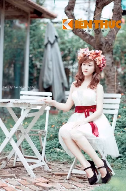 Uyên chia sẻ về cuộc sống tự lập giữa Sài Gòn đông đúc, xô bồ: "Sống xa gia đình Uyên phải tự chăm sóc bản thân, thấy mình trưởng thành hơn rất nhiều, biết suy nghĩ và có thể quyết định mọi việc cho bản thân, đồng thời tự học cách quản lí chính mình, sống có khuôn khổ".