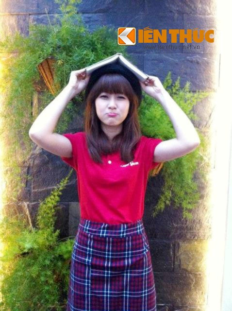 Chia sẻ của cô nàng nhân dịp Ngày Quốc tế phụ nữ 8/3: "Là người phụ nữ thì cần phải biết cách làm cho mình trở nên duyên dáng hơn, ưa nhìn hơn. Biết làm đẹp cũng là thể hiện sự thông minh của người phụ nữ, tuy nhiên làm đẹp phải trong khả năng của bản thân".