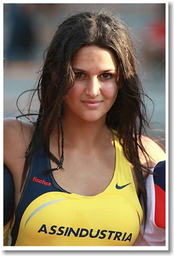 Sở hữu thân hình đẫy đà, bốc lửa và dáng chuẩn hơn cả người mẫu... Leryn Franco là biểu tượng sexy không chỉ của thể thao Paraguay mà còn được biết đến ở nhiều quốc gia khác.