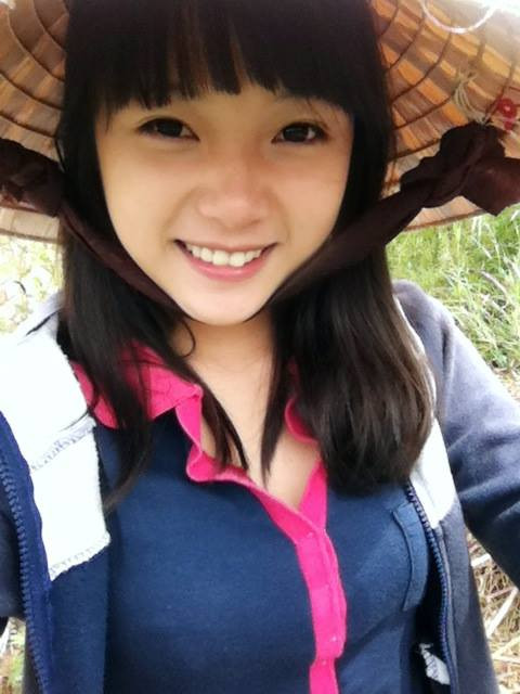 Xem thêm hình ảnh của Thi Phương - Nù Heo (nickname) có thể thấy cô bạn rất xinh xắn, cuốn hút. Thi Phương là người mẫu ảnh tự do và tỏ ra rất bất ngờ khi mình đột nhiên được nhiều người quan tâm