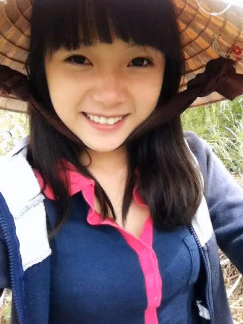 Xem thêm hình ảnh của Thi Phương - Nù Heo (nickname) có thể thấy cô bạn rất xinh xắn, cuốn hút. Thi Phương là người mẫu ảnh tự do và tỏ ra rất bất ngờ khi mình đột nhiên được nhiều người quan tâm