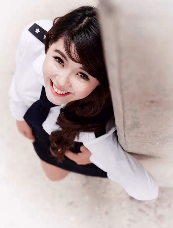 Theo tìm hiểu cô bạn trong bức ảnh gây sốt là Nguyễn Đặng Tường Linh, nickname Linh Nii Nguyễn, sinh năm 1994 và hiện đang là học viên của Học viện Hàng không Việt Nam.