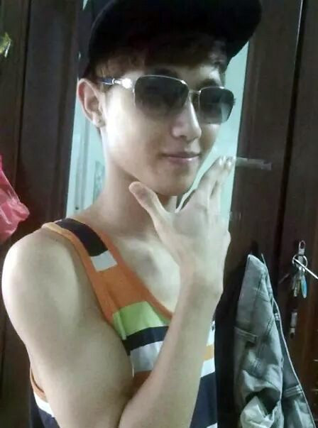 Trâm Anh tên thật là Nguyễn Văn Hiếu. Trước khi nổi tiếng, Hiếu đã phải trải qua một "công cuộc" phẫu thuật chuyển giới rất công phu để có thể "lột xác" trở thành một Trâm Anh quyến rũ. Và để trở nên nổi tiếng, Trâm Anh cũng nhờ đến bàn tay của các "chuyên gia lăng xê". Theo hợp đồng đã ký kết, cậu phải xóa tất cả những hình ảnh trước khi phẫu thuật thẩm mỹ đăng trên facebook, bàn giao cho nhà tài trợ quản lý, sử dụng. Hiếu cũng không được tự ý đăng ảnh, status trên trang cá nhân. Muốn đăng nội dung gì phải được nhà tài trợ kiểm duyệt.