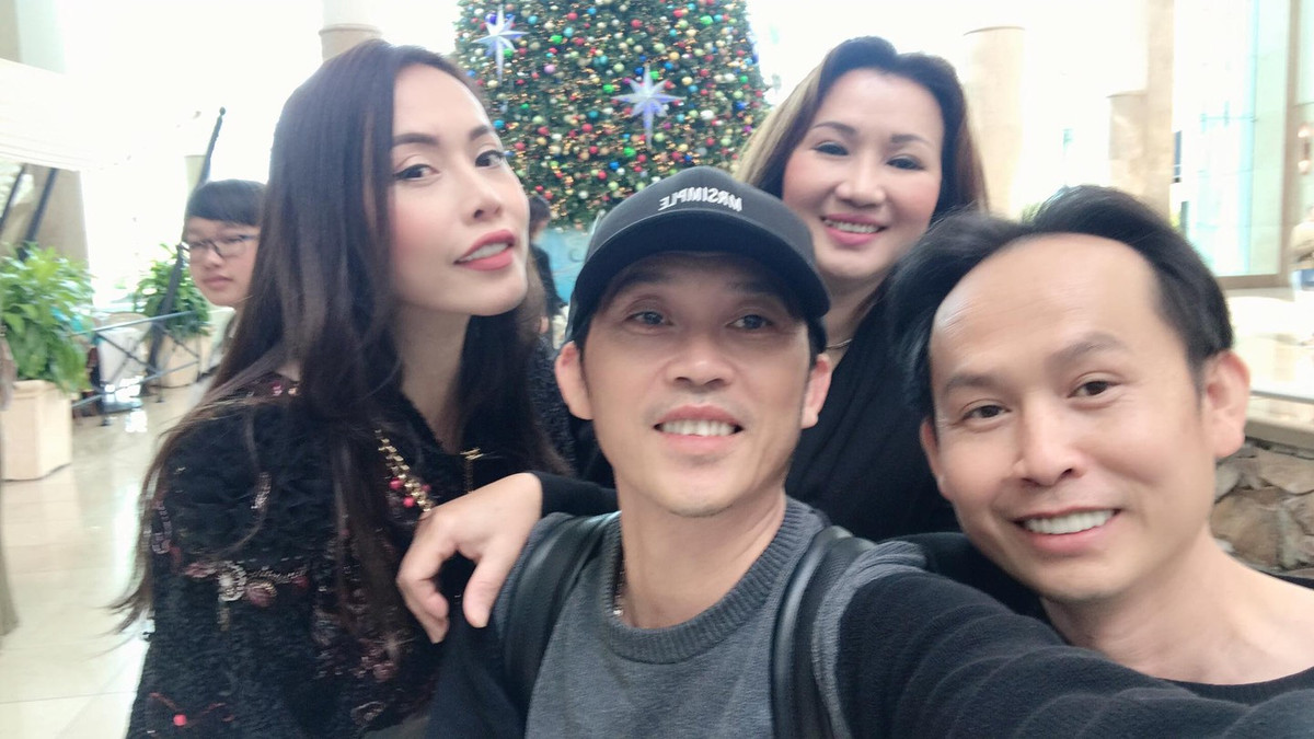 Hoai Linh quay quan ben cac anh em o My