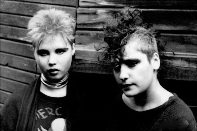 Hai thanh niên ở Leningrad, 1986.