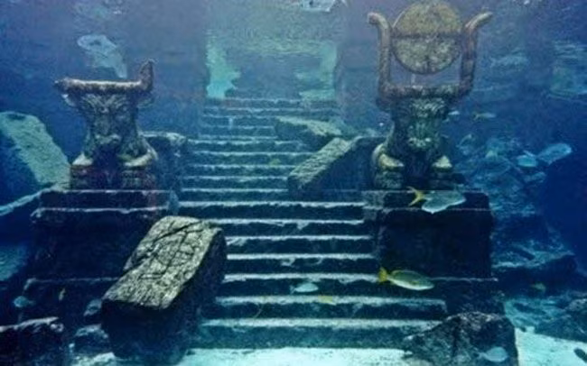 Một điều trùng hợp thú vị là các truyện cổ Ấn Độ có miêu tả các quốc gia nằm ở vùng đất khô cằn trải dài nhiều dặm ở khu vực mà hiện giờ là các vùng biển Ả Rập và Ấn Độ Dương...