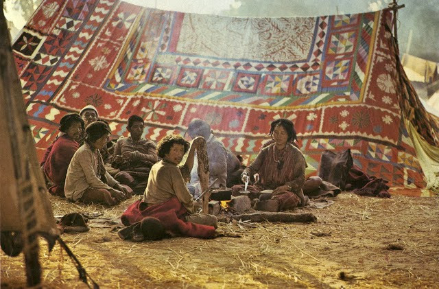 Lều trại của người du mục trên dãy Himalaya.