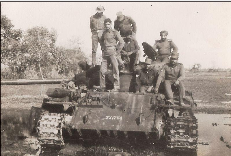 Sau một ngày chiến đấu “thảm họa”, lực lượng Pakistan đã phải rút quân. Theo thống kê, phía Ấn Độ có 2 người chết và 1 súng chống tăng bị phá hủy. Thiệt hại của Pakistan là 200 người chết, 36 xe tăng bị tiêu diệt và khoảng 500 vũ khí các loại bị phá hủy hoặc bỏ lại chiến trường.