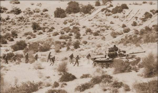 Lực lượng Ấn Độ cầm cự được đến 11h trưa cùng ngày thì có phi cơ đến hỗ trợ. Các chiến đấu cơ này thoải mái tung hoành vì xe tăng Pakistan phơi mình trên địa hình sa mạc trống trải và không có vũ khí phòng không bảo vệ.