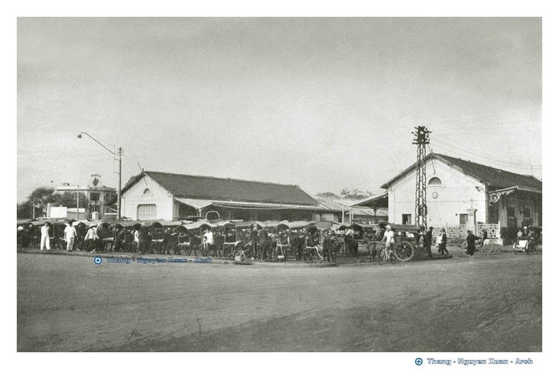 Ga Sài Gòn cũ cạnh chợ Bến Thành, nay là công viên 23 Tháng 9.