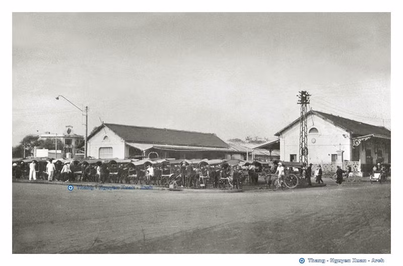 Ga Sài Gòn cũ cạnh chợ Bến Thành, nay là công viên 23 Tháng 9.